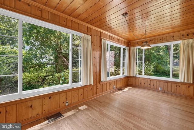 8112 RAYBURN RD, Bethesda, MD 20817