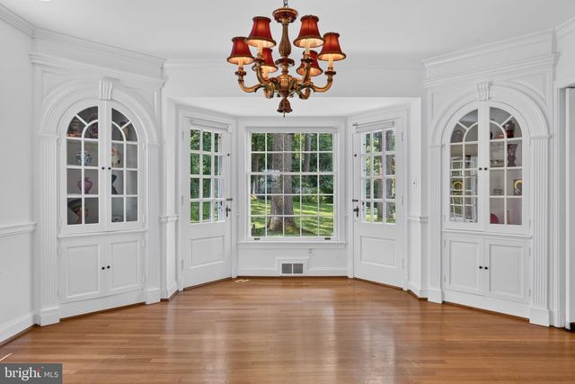 8112 RAYBURN RD, Bethesda, MD 20817