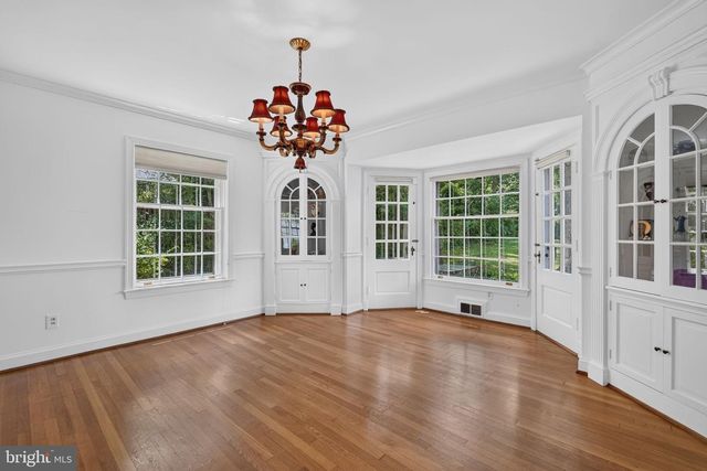 8112 RAYBURN RD, Bethesda, MD 20817