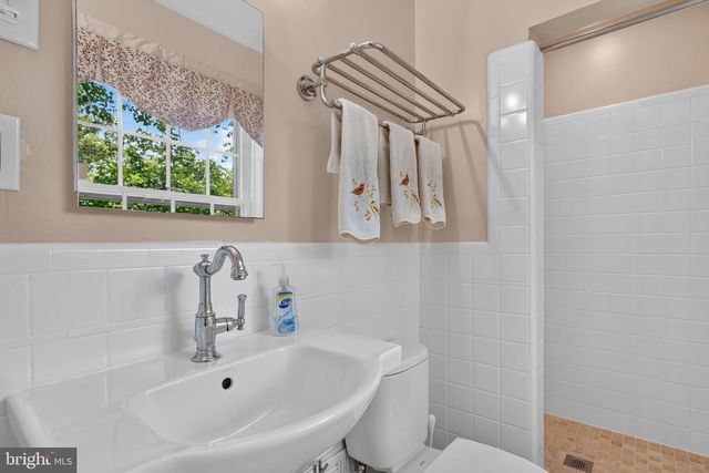8112 RAYBURN RD, Bethesda, MD 20817