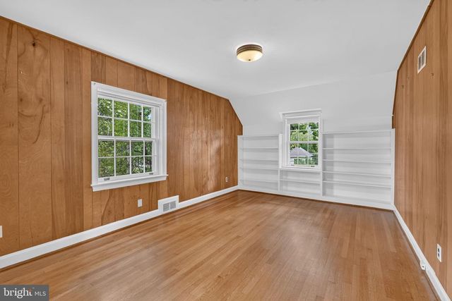 8112 RAYBURN RD, Bethesda, MD 20817