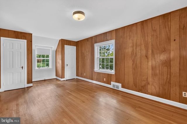 8112 RAYBURN RD, Bethesda, MD 20817