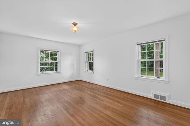 8112 RAYBURN RD, Bethesda, MD 20817