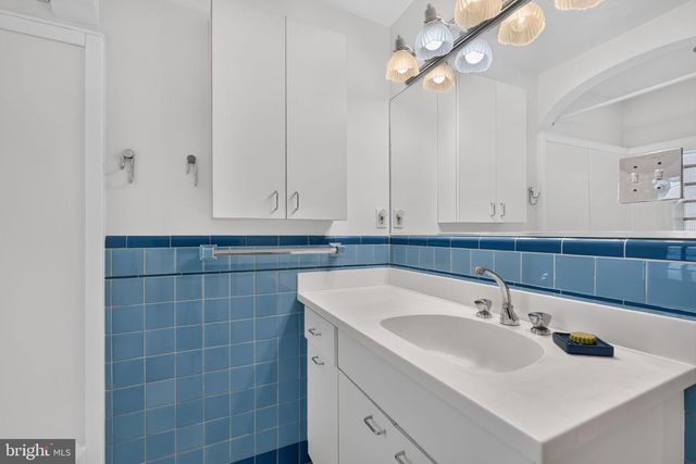 8112 RAYBURN RD, Bethesda, MD 20817