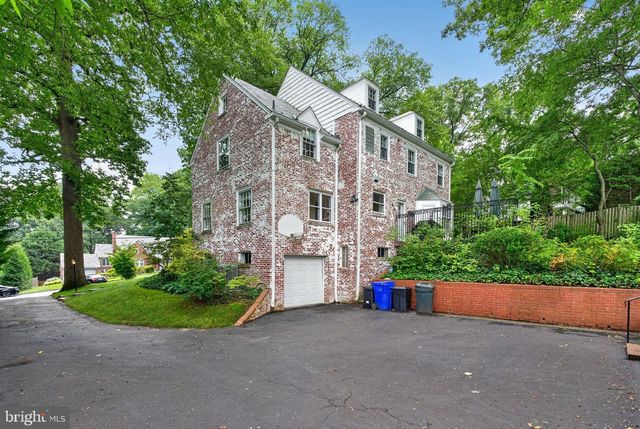 8112 RAYBURN RD, Bethesda, MD 20817