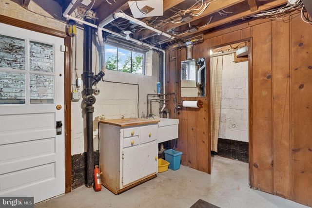 8112 RAYBURN RD, Bethesda, MD 20817