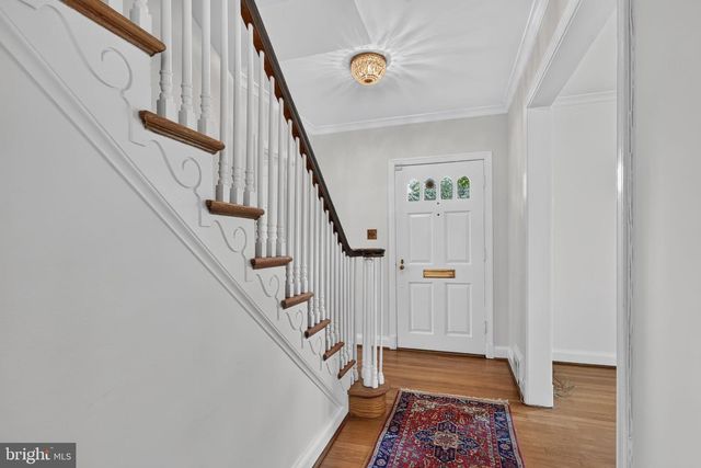 8112 RAYBURN RD, Bethesda, MD 20817