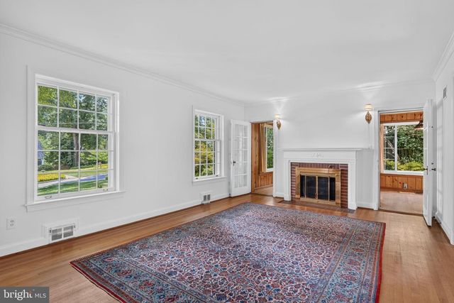 8112 RAYBURN RD, Bethesda, MD 20817
