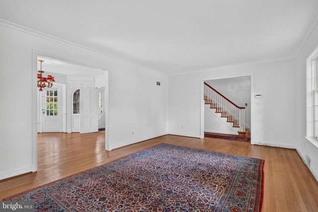 8112 RAYBURN RD, Bethesda, MD 20817