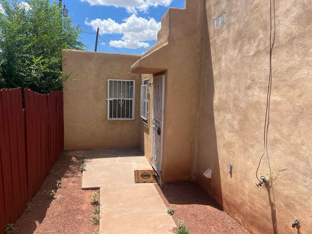 403 Columbia Drive SE, Albuquerque, NM 87106