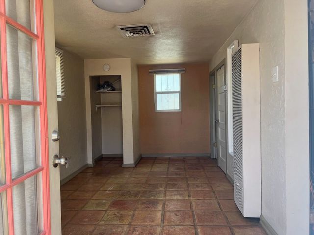 403 Columbia Drive SE, Albuquerque, NM 87106