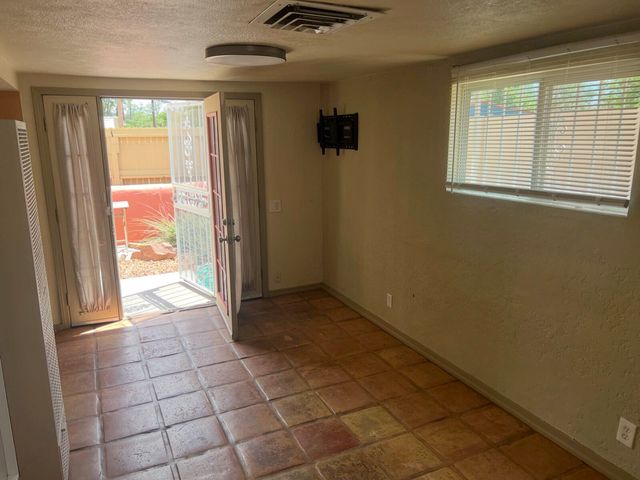 403 Columbia Drive SE, Albuquerque, NM 87106