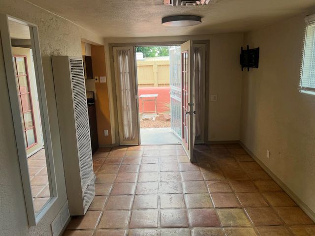 403 Columbia Drive SE, Albuquerque, NM 87106