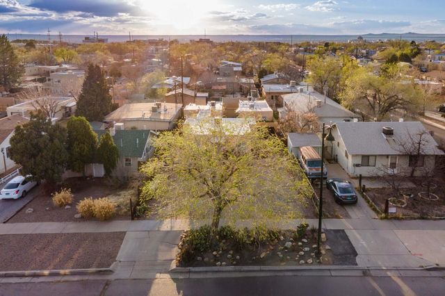 403 Columbia Drive SE, Albuquerque, NM 87106