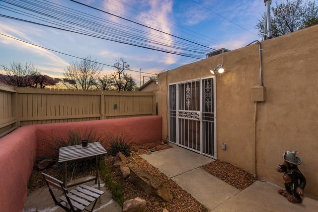 403 Columbia Drive SE, Albuquerque, NM 87106
