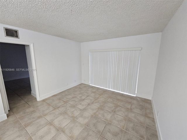 3272 NW 102nd Ter 104-E, Coral Springs, FL 33065