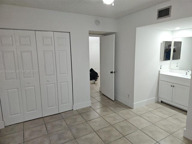 3272 NW 102nd Ter 104-E, Coral Springs, FL 33065