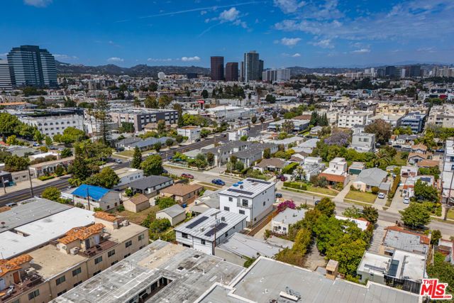 1525 S Carmelina Avenue, Los Angeles, CA 90025