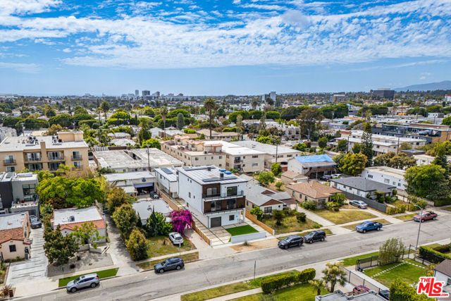 1525 S Carmelina Avenue, Los Angeles, CA 90025