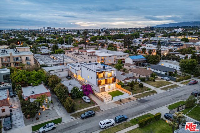 1525 S Carmelina Avenue, Los Angeles, CA 90025