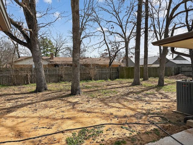 835 38th Street SE, Paris, TX 75462