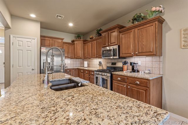 11110 S 3rd Street, Jenks, OK 74037