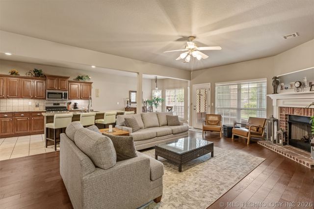 11110 S 3rd Street, Jenks, OK 74037