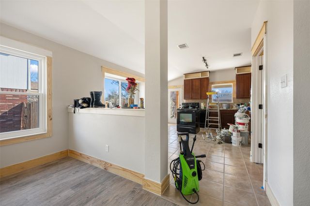 1016 Flanagan DR, Leander, TX 78641