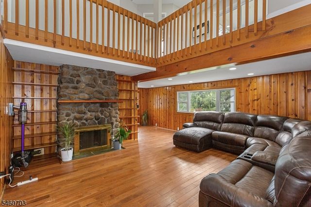 10 Cayuga Trl, Wayne Twp., NJ 07470