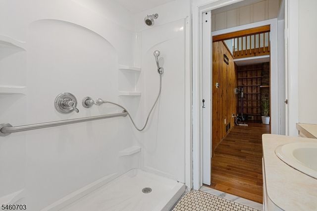 10 Cayuga Trl, Wayne Twp., NJ 07470