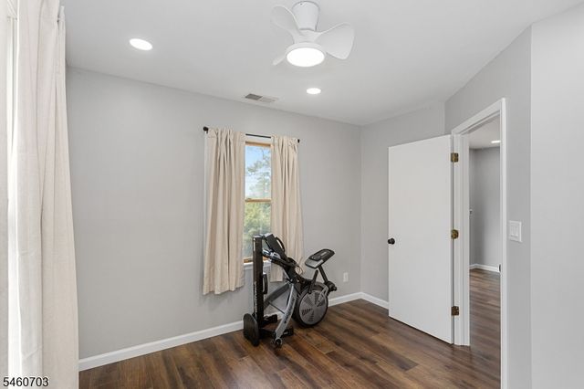 10 Cayuga Trl, Wayne Twp., NJ 07470