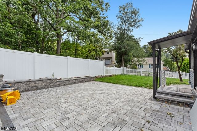 10 Cayuga Trl, Wayne Twp., NJ 07470