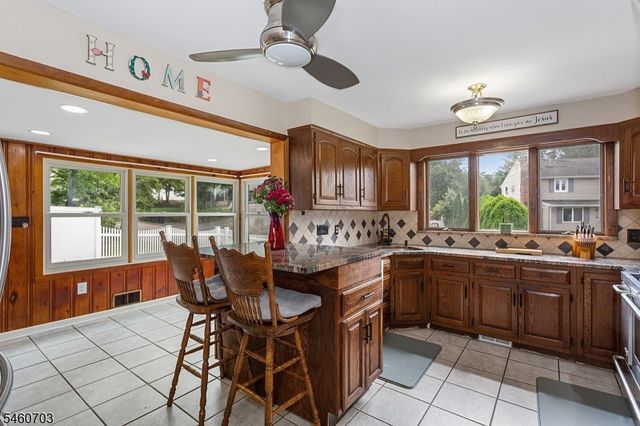 10 Cayuga Trl, Wayne Twp., NJ 07470
