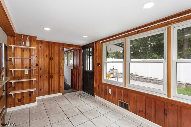 10 Cayuga Trl, Wayne Twp., NJ 07470