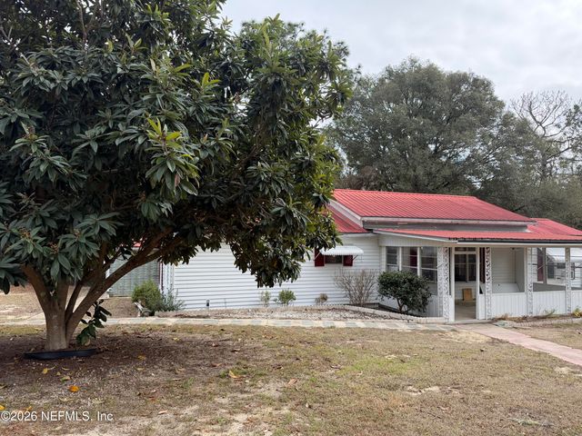 110 KITTY Lane, Interlachen, FL 32148