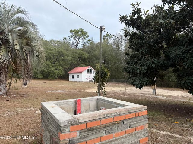 110 KITTY Lane, Interlachen, FL 32148