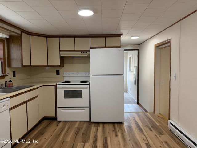 110 KITTY Lane, Interlachen, FL 32148