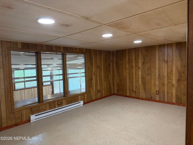 110 KITTY Lane, Interlachen, FL 32148