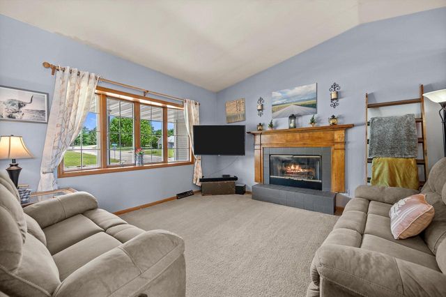 501 Davis STREET, Elkhorn, WI 53121