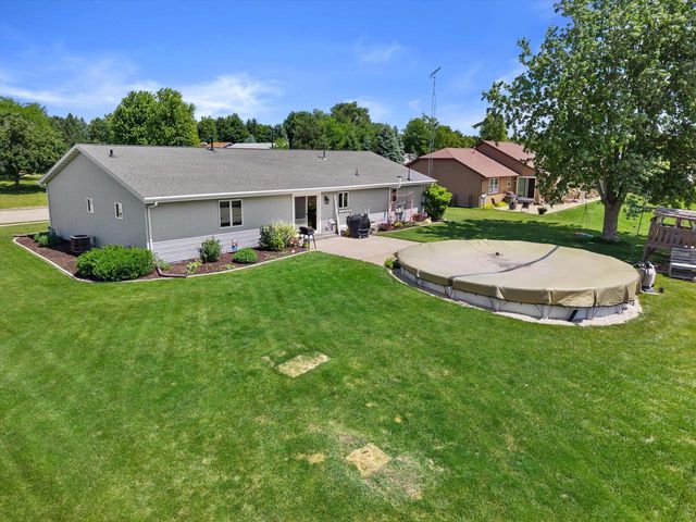 501 Davis STREET, Elkhorn, WI 53121
