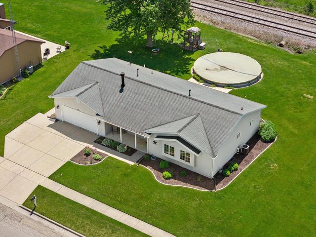 501 Davis STREET, Elkhorn, WI 53121