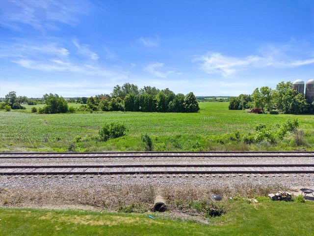 501 Davis STREET, Elkhorn, WI 53121