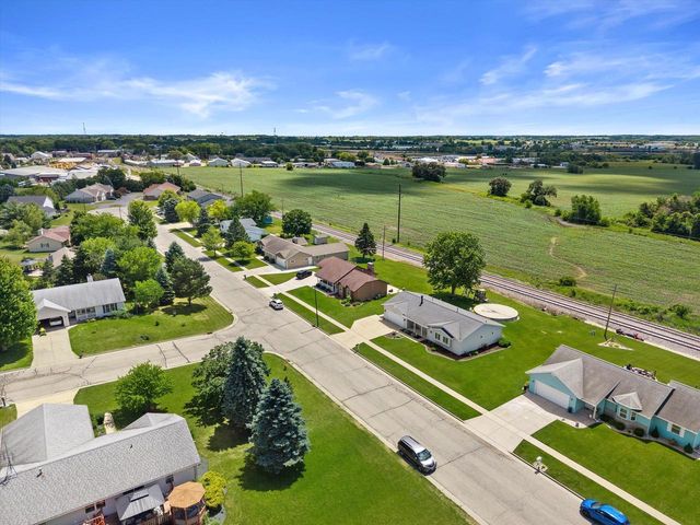 501 Davis STREET, Elkhorn, WI 53121