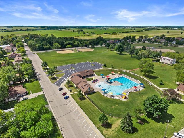 501 Davis STREET, Elkhorn, WI 53121