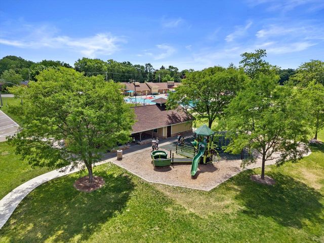 501 Davis STREET, Elkhorn, WI 53121