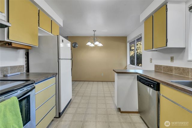 1404 SW 360th Street, Federal Way, WA 98023