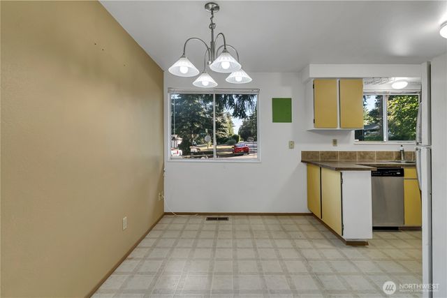 1404 SW 360th Street, Federal Way, WA 98023
