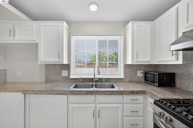 628 S 17Th St, Richmond, CA 94804