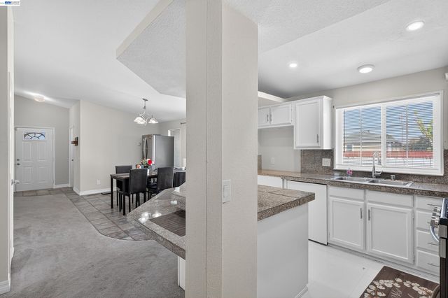 628 S 17Th St, Richmond, CA 94804