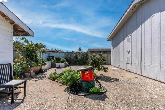 628 S 17Th St, Richmond, CA 94804